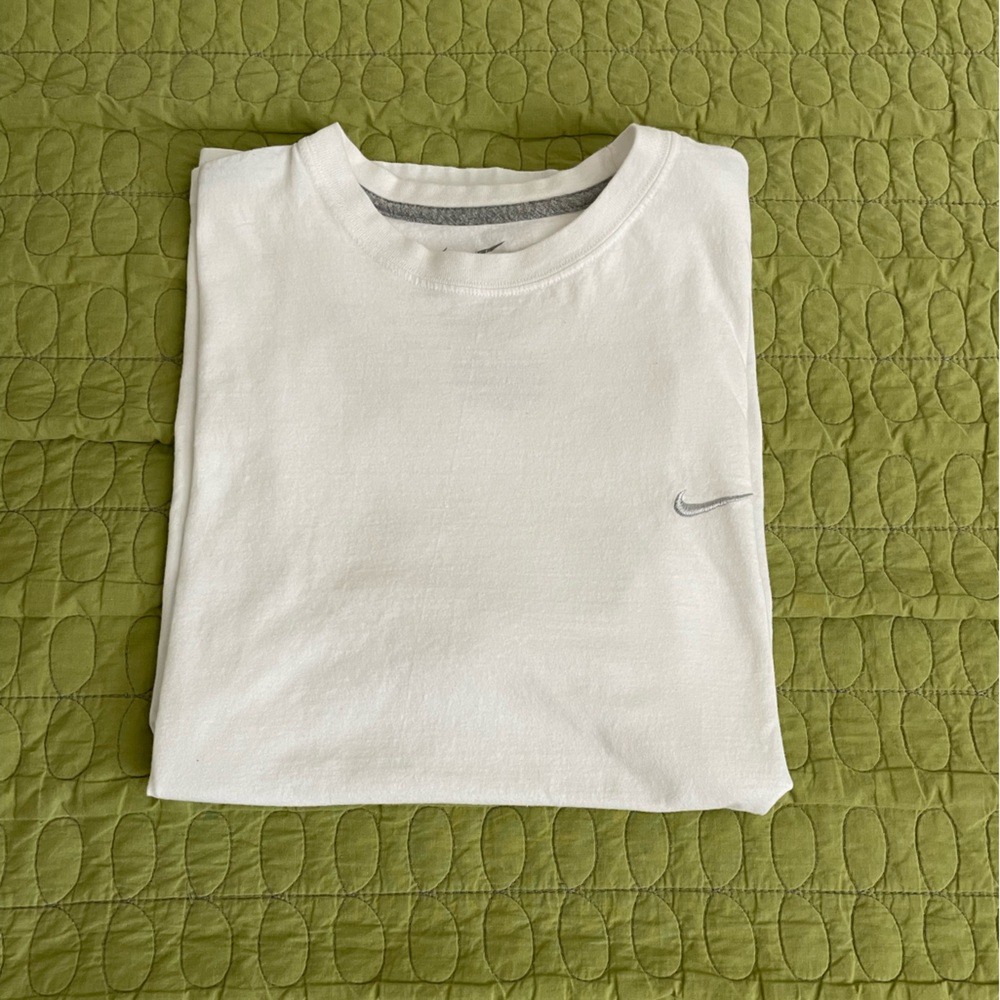 Nike Standard Fit White Pullover Top Size Small